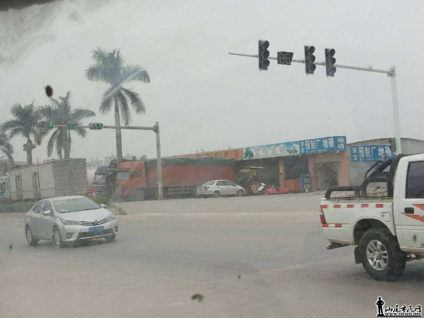 汕尾市民网-三环路赤山"红绿灯"