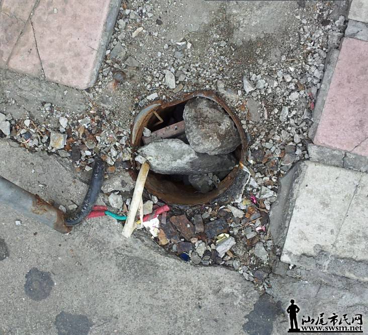 KFUCWH_QW8LV_~`L$3)MV6F.jpg
