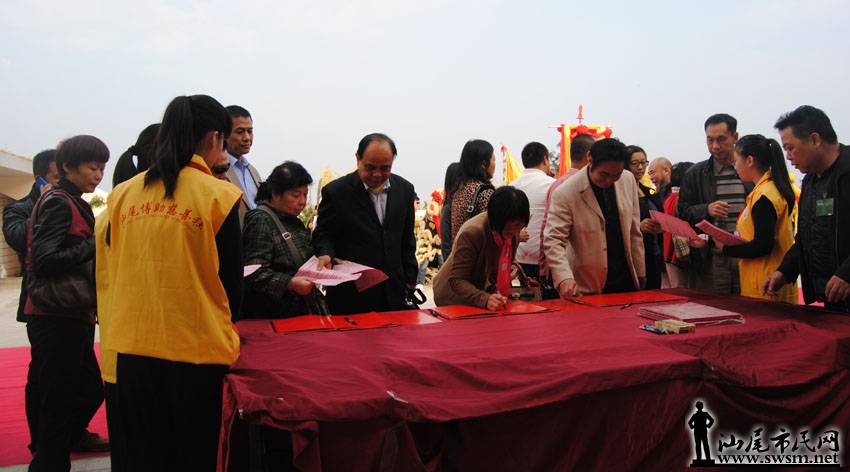 ʡ̻ں캣԰ᣬŨŨĺ½Ļ׷