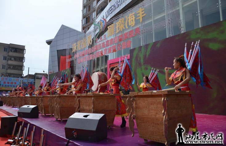 ��ǧ�ó�ϯ���ᶫά���鱦�㳡��ҵ������鱦չ�����׻�