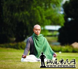 ר����־����