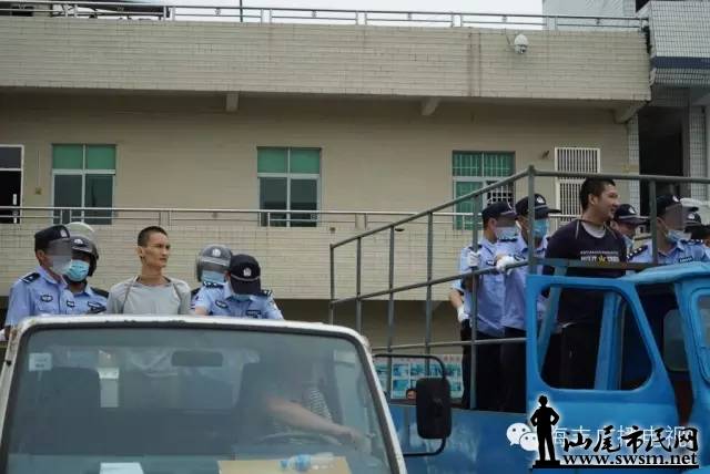 海丰两杀人犯一毒犯被押刑场枪决!一名犯人一路在笑【视频】