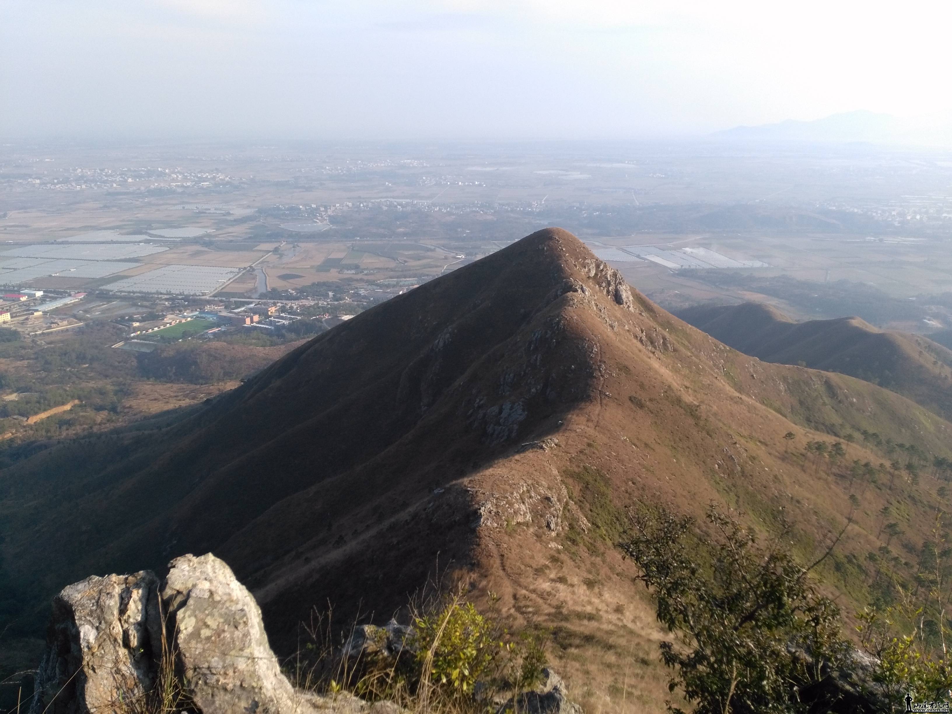 登陆丰市法留山峰看夕阳.