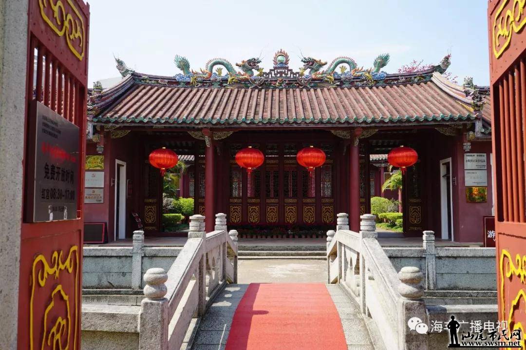 @�����ˣ�����ǻ��۾�һ���������ǵĺ칬�쳡�ͺ�ɫ�Ļ���