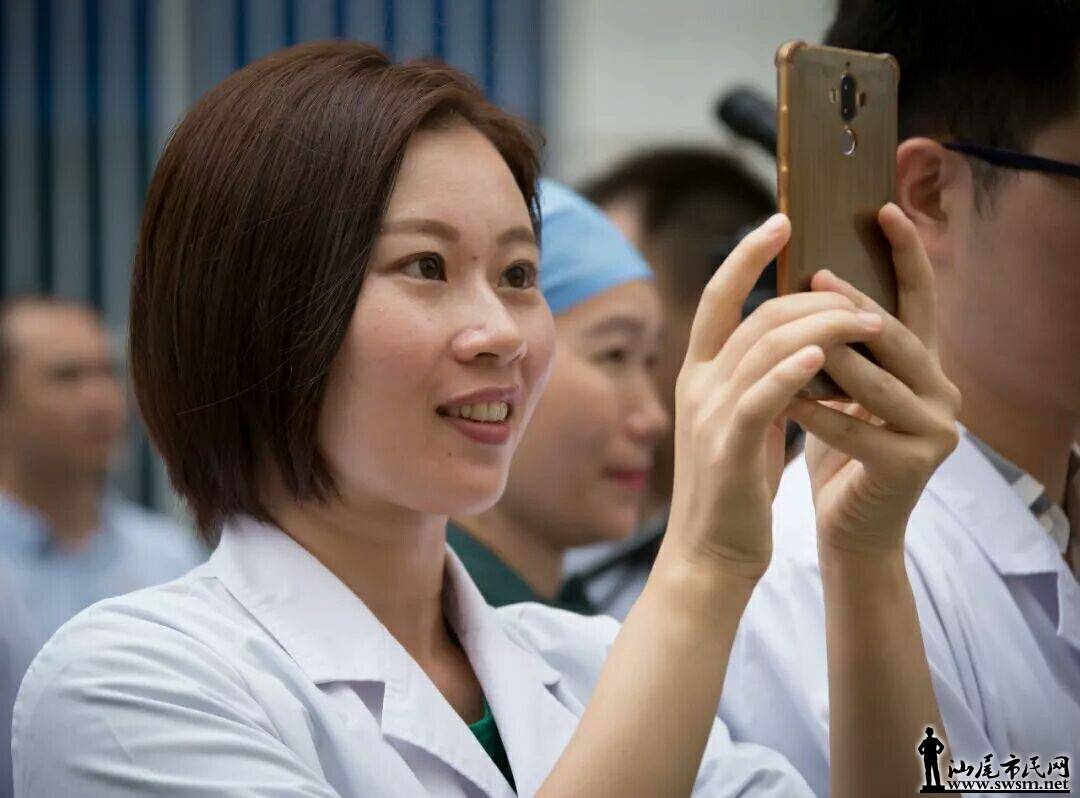 �¾��׽��й�ҽʦ�� ������β�еڶ�����ҽԺ�ٰ�ҽѧ����֮�������ݽ��