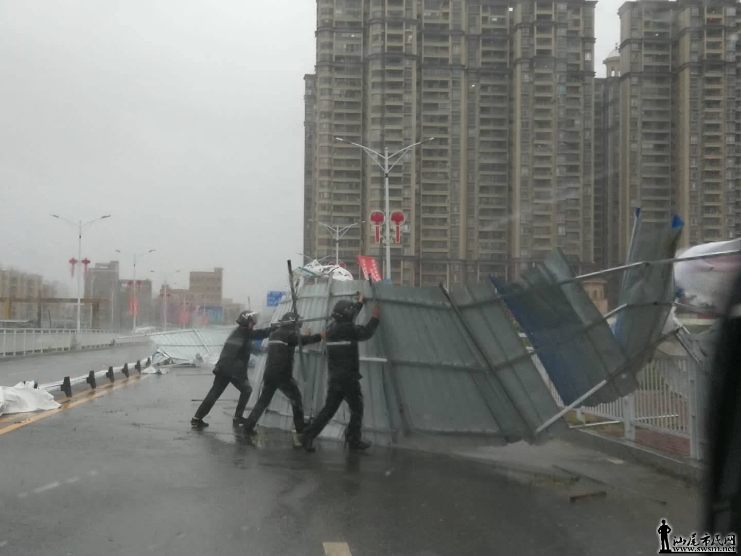 ��ս�ڿ�̨��һ��''���ύ��''