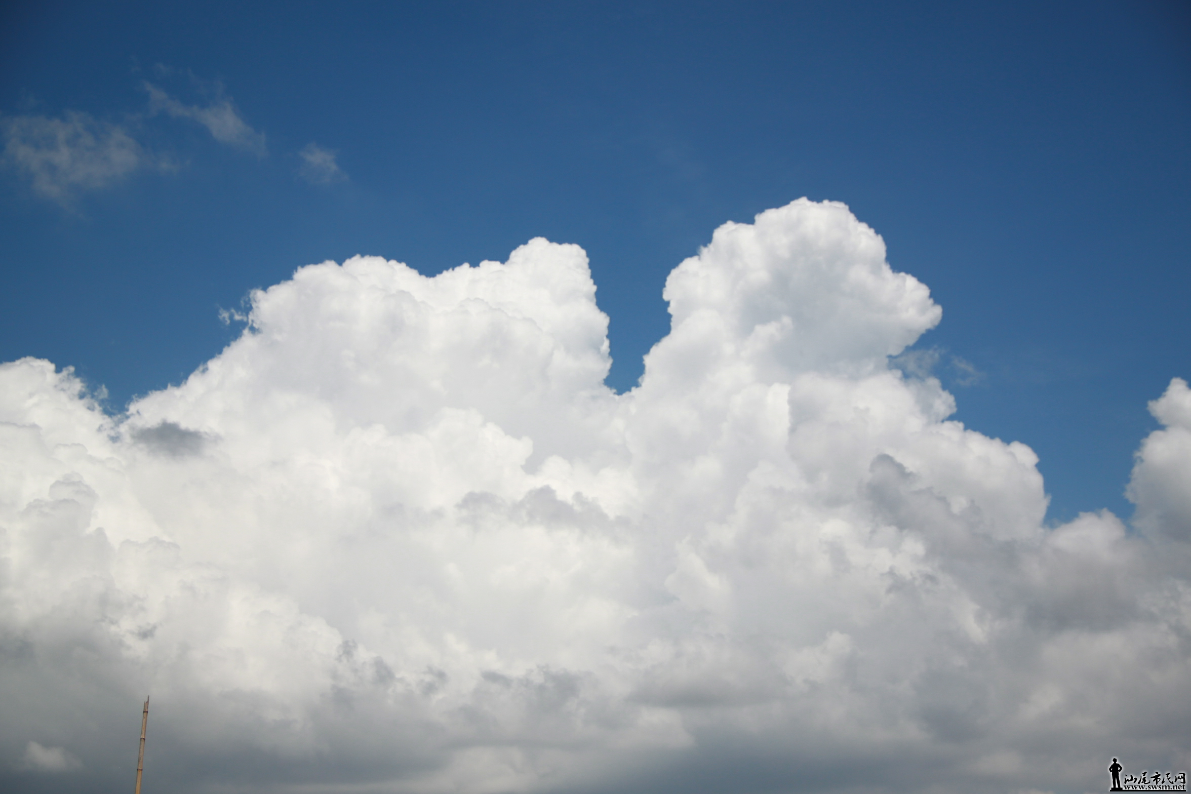 ''ɽ��''�ߺ󣬽���ӭ�������������