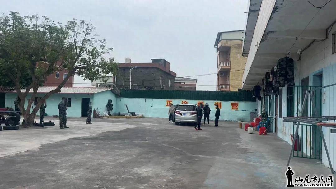 ��������׷��ҹ��������ܴ��ϡ���14��������ѵѧУ������񫣬��Ű��˫�ȹ���ѧ...